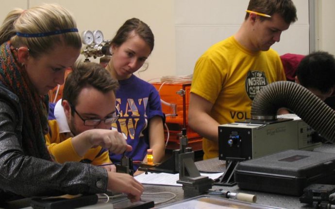 Students conducting research